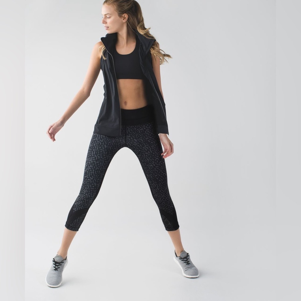 Lululemon Run Inspire Crop II Luxtreme Heather Net Pop Black Leggings Size 4